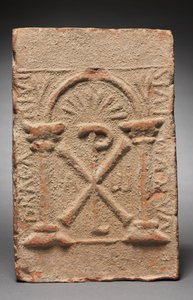 Columbarium gravplakett med Kristi monogram, 500-800 av Unbekannt