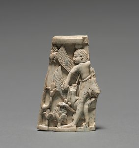 Dekorativ plakett: Mann; og Griffin i kamp, 900-800 f.Kr av Unbekannt
