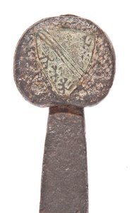 Detail, spätmittelalterliches Breitschwert mit früherer Wikingerklinge und Wappen der Familie De Bohun von Unbekannt