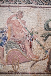 Detalj av The Triumph of Dionysos - Gudens retur fra en militærekspedisjon til India - Dionysos sittende på en vogn trukket av to pantere - Paphos mosaikker, House of Dionysos, slutten av det 2. århundre e.Kr. - Slutten av det 2. århundre e.Kr. -Kypros - T av William M. Timlin