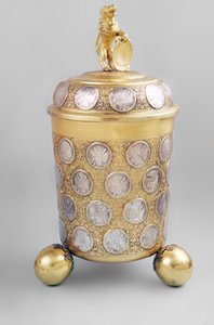 Flagon, Augsburg, dekorert med mynter av Unbekannt