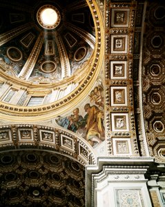 Innvendig utsikt over kuppelen til Peterskirken (Basilica San Pietro) i Roma. Detalj. Startet av Michelangelo (Michelangelo) og fullført av Giacomo della Porta og Fontana. Roma, Italia av Unbekannt