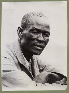 Khama, ca. 1910 (gelatinsølvtrykk) av Unbekannt