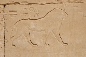 Løveutskjæring, Karnak, Luxor, Egypt (bilde) av Unbekannt