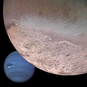 Montasje av Neptun og dets måne Triton (digitalt bilde) av Unbekannt