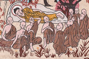 Ong Nui buddhistpagode, veggfreskomaleri, Buddhas liv, Etter 45 år med undervisning i Dharma, gikk Buddha over til Parinirvana, Quy Nhon, Vietnam, 2019 (bilde) av Unbekannt
