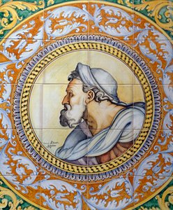 Malt maiolica-panel som viser en gammel manns hode i stil med Michelangelo, laget av Ceramiche Desuir, Santo Stefano di Camastra, Sicilia, Italia, Detalj av William M. Timlin
