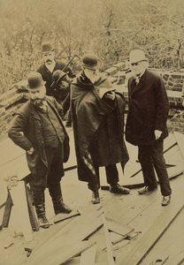 Philip Webb (1831-1915) Under byggingen av det røde huset, bygget for William Morris (s/hv-bilde) av Unbekannt