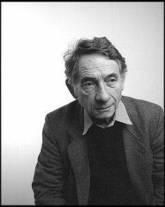Fotograf Mario Dondero i Leemage studio i 2004. av Unbekannt