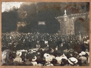 Pilegrimsreise til Lourdes. (s/hvitt bilde av Unbekannter Künstler