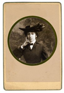 Portrett av den franske poeten Catherine Pozzi, ca. 1900 av Unbekannt