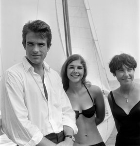SKUESPILLEREN WARREN BEATTY PÅ VENICE LIDO BEACH - 1965 av Unbekannt
