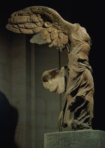 The Victory of Samothrace (parisk marmor) (se også 94601-02 og 154093) av Unbekannt