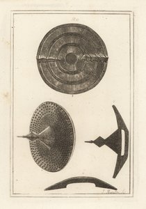 Utsikt over en gammel konkav rundell med umbo eller pigg laget av skinnskinn, jernplate og messingspiker av Unbekannt