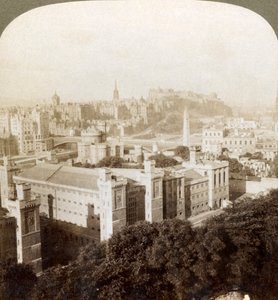 Edinburgh, fra Calton Hill, S.W. til slottet, over gammel gravplass, Skottland, 1902. av Underwood and Underwood