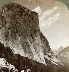 El Capitan and Half Dome, Yosemite Valley, California, USA, 1902 av Underwood and Underwood