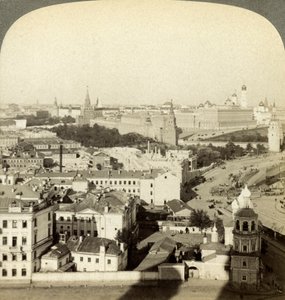 Kremlmuren, Moskva, Russland. av Underwood and Underwood