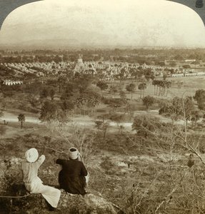 Pagoder, Mandalay, Burma, ca 1900-tallet. av Underwood and Underwood