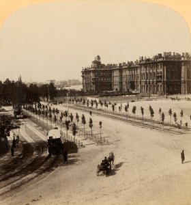 Det keiserlige vinterpalasset fra Nevsky Prospect, St. Petersburg, Russland, 1897. av Underwood and Underwood
