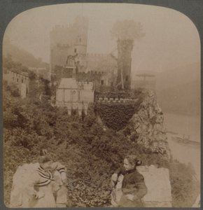 Rheinstein, mest pittoreske av rhenske slott - N. fra S. wall of bastion, Tyskland, 1902. av Underwood and Underwood