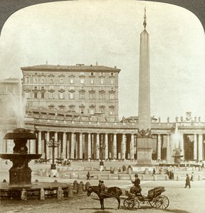 Vatikanpalasset fra Petersplassen, Roma, Italia. av Underwood and Underwood