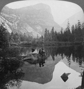 Utsikt over Mirror Lake, med utsikt mot Mount Watkins, Yosemite, California, USA, 1902 av Underwood and Underwood