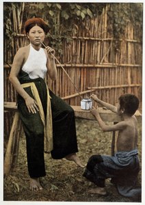 Asiatisk kvinne som røyker opium, rundt 1898 av Unknown artist