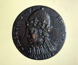 Celestin V (eller St. Peter Celestin) (1215 - 1296) paven som flyttet. Medalje av Roma-medaljekabinettet. av Unknown artist