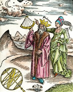 Den greske astronomen Claude Ptolemee (Claudius Ptolemaeus) (rundt 90-rundt 168 e.Kr.) ved hjelp av en sekstant og astronomi. Gravering fra 1503. Privat samling av Unknown artist