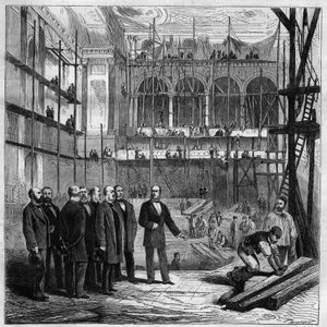 Medlemmer av den faste komiteen besøker arbeidet i den nye salen til nasjonalforsamlingen i Paris av Unknown artist