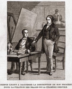 Niepce leser for Louis Daguerre i beskrivelsen av heliografi, for fiksering av bilder fra camera obscura - Nicephore Niepce (1765-1833), fransk oppfinner, pioner innen fotografi som leser for Daguerre beskrivelsen av metoden hans for å fikse bildene av Unknown artist