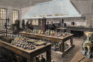 The great laboratory of Louis Pasteur (1822-1895), French chemist and biologist, at the Ecole normale superieure - Louis Pasteur dans son laboratoire à l
