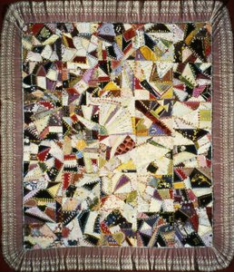 Sengeteppe (Crazy Quilt) av Unknown artist