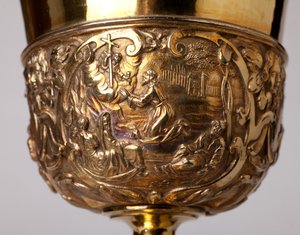 Metallsmedarbeid. Kalk. Gave fra kaniken A. Le Vaillant de la Bassarderie, dekan ved katedralen kapittel 1726 til 1758. 1700-tallet. Detalj. av Unknown artist