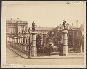 [Petit Sablon-plassen, Brussel] av Unknown artist