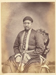 [Portrett av en mann, India] av Unknown artist