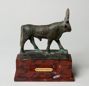 Statuett av Apis Bull av Unknown artist