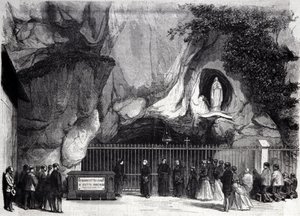 Utsikt over grotten i Lourdes i de høye Pyreneene der Jomfruen viste seg for Bernadette Soubirous (1844-1879) i 1858, nåværende pilegrimssted. Gravering av 1800-tallet av Unknown artist