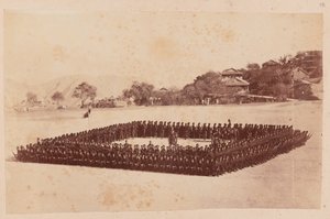 Fjerde Gurkha (rifle) regiment dannet i firkant av Unknown photographer