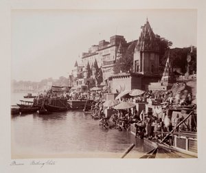 Benares Bathing Ghâts, ca. 1885 (sepia-bilde) av Unknown photographer