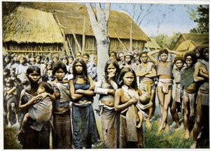 Kvinner og jenter fra Monis-landet, Annam, ca. 1895, "Around the world", slutten av 1800-tallet. av Unknown photographer