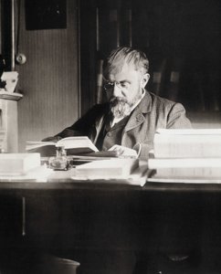 Henri Poincaré ved sitt arbeidsbord - Bibl. fra Ecole Polytechnique av Unknown photographer