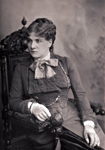 Mme Alix-Marie PASCA (1836-1906) - Portrett av Alix Pasca (1835-1914), fransk komiker. Fotografering sent på 1800-tallet. av Unknown photographer