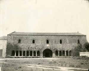 Palazzo della Ragione, Pomposa kloster, Emilia-Romagna, Italia, ca 1890 av Unknown photographer