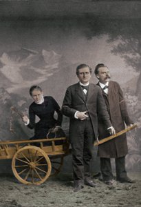 Paul Ree (1849-1901) engelsk filosof - Lou Andreas-Salome (1861-1937) (Andreas Salome) russisk psykoanalytiker - Friedrich Nietzsche (1844-1900) tysk filosof - mai 1882 (Lucerne, Atelier Jules Bonnet) - numerisk fargelegging av Unknown photographer