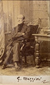 Portrett av Giuseppe Mazzini, med autograf (s/hv-bilde) av Unknown photographer