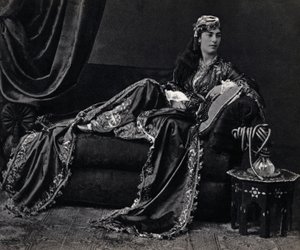 Portrett av en tyrkisk dame. Fotografi, sent på 1800-tallet, Paris. Coll. Selva. av Unknown photographer