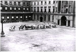 Dronning Victoria forlater Buckingham Palace, Diamond Jubilee, 22. juni 1897 (s/hvitt-bilde) av Unknown photographer