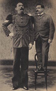 Monstrene, kjempen. Fotografi, sent på 1800-tallet, Paris. av Unknown photographer
