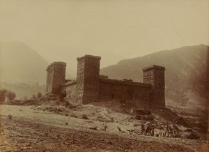 Utsikt over Chitral Fort, 1895 av Unknown photographer